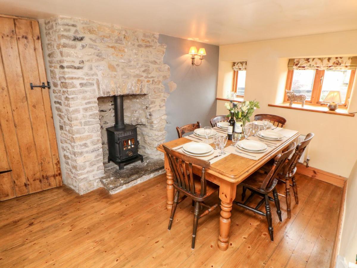 Kempshill Cottage Tideswell Eksteriør billede