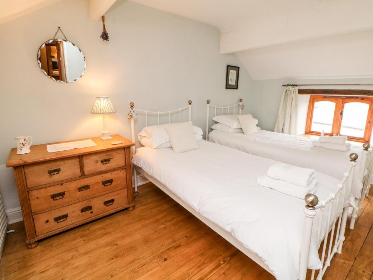 Kempshill Cottage Tideswell Eksteriør billede